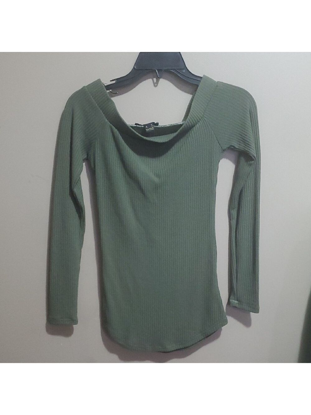 Revamped Olive Green Ribbed Women's Top Size Medium